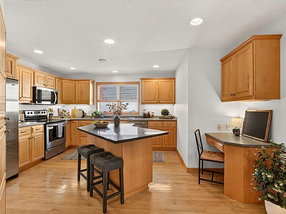 3rd image of 2544 Superior Ln NW