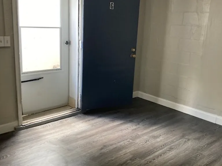 LVR BR toward Entry Door_05122021