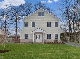 39 Huntley Rd, Summit, NJ 07901