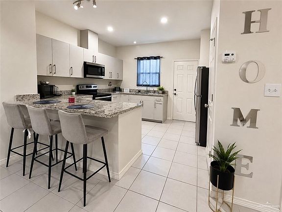 5th image of 3905 Paola St