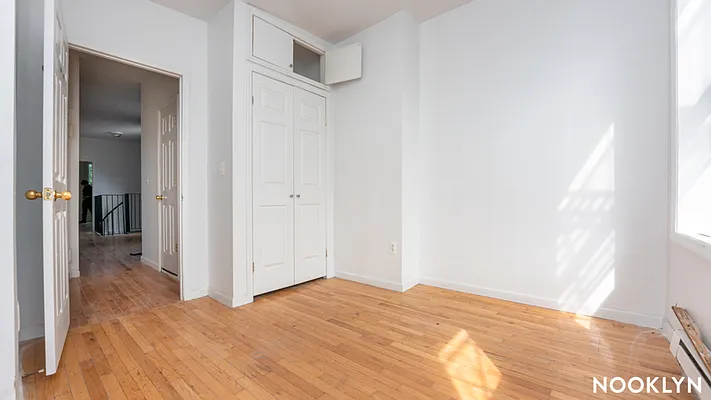 Rented by Nooklyn NYC LLC | media 44