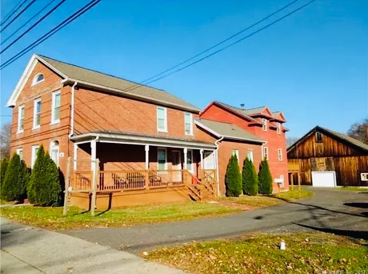 860 Windsor Ave #1 — Photo 2