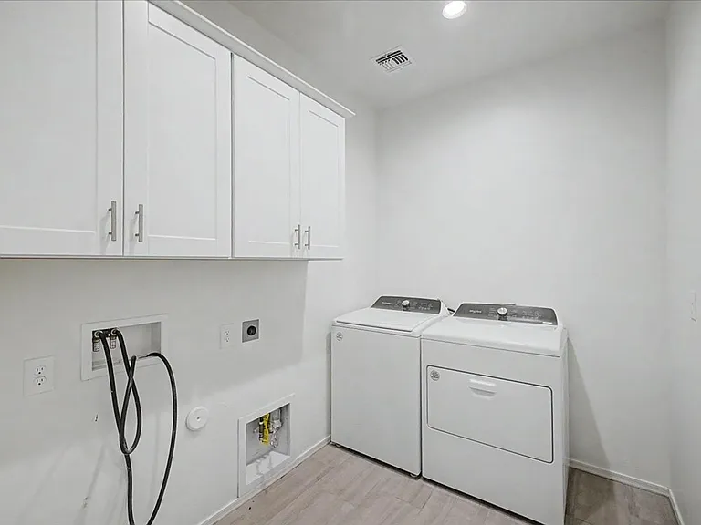 10315 W Robertson St — Photo 19