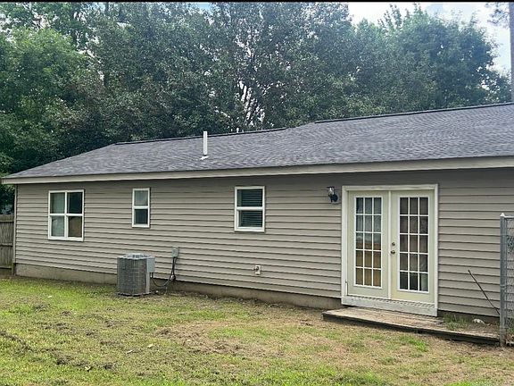 3rd image of 102 Hankins Ln