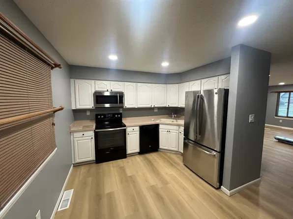 16248 Cypress Ave, Strongsville, OH 44136
