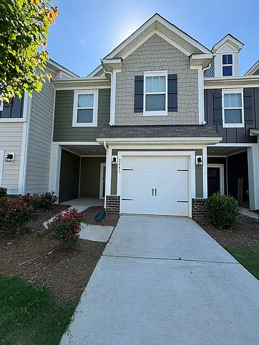 2645 Aubrey St Photo 1