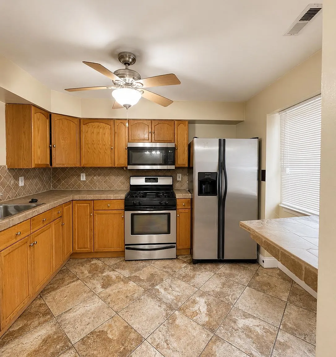 2 bed, 1.5 bath, 1370 sqft, $2,750 — Photo 3