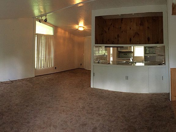 4th image of 162 Washington St