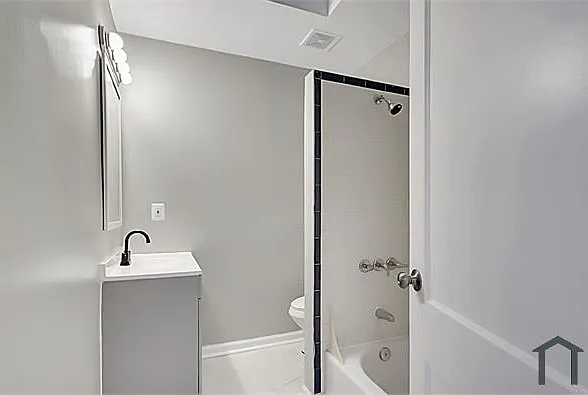 727 Otis Pl NW — Photo 15