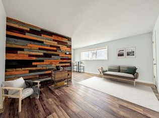 306 Central Dr #11003278, Pella, IA 50219