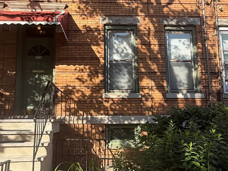 389 Woodlawn Ave #1 — Photo 8