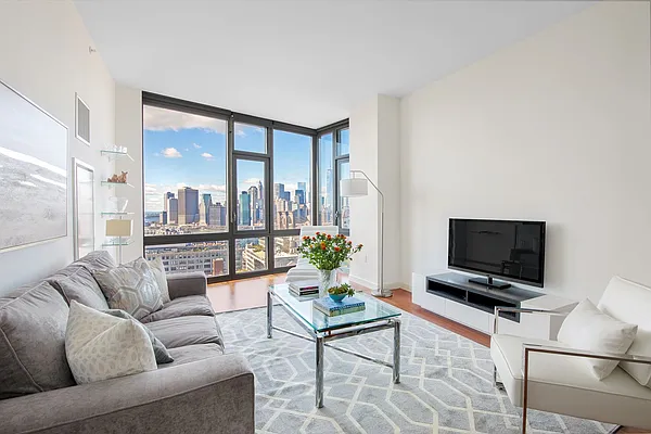 Sold by Compass | media 2