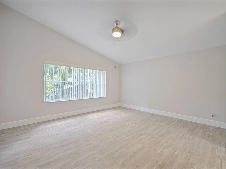 172 Jones Creek Dr — Photo 17