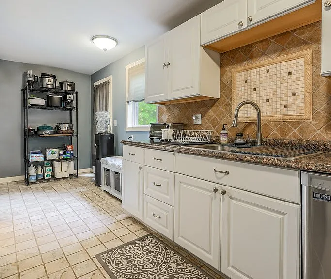 131 Elm St #D — Photo 11