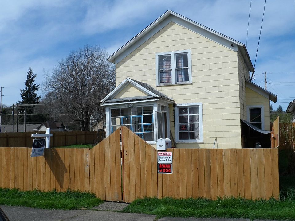 1st image of 914 E 1st St