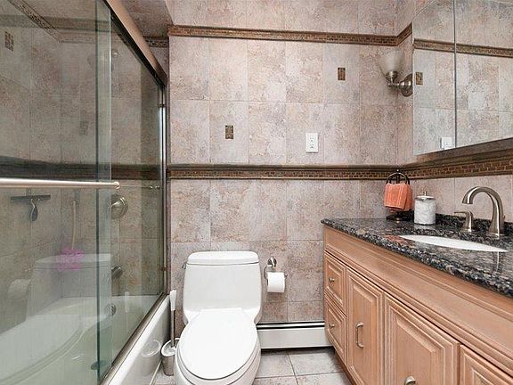 5th image of 2518 E 63rd St Floor 2