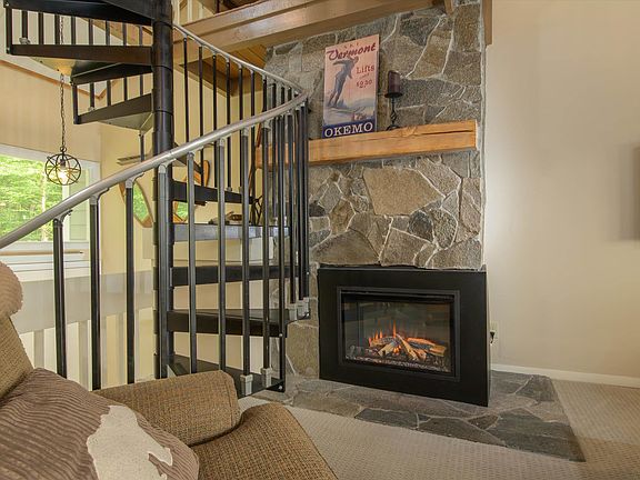 4th image of 61 Rimrock Road #11C