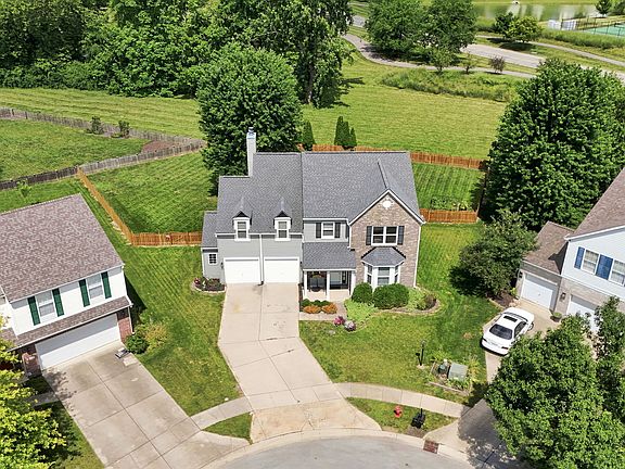 2nd image of 16724 Earl Park Ct