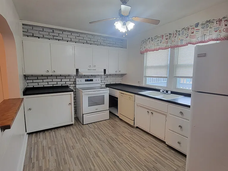 225 W 9th Ave — Photo 7