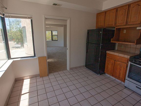 4th image of 190 Cornwall St APT 1