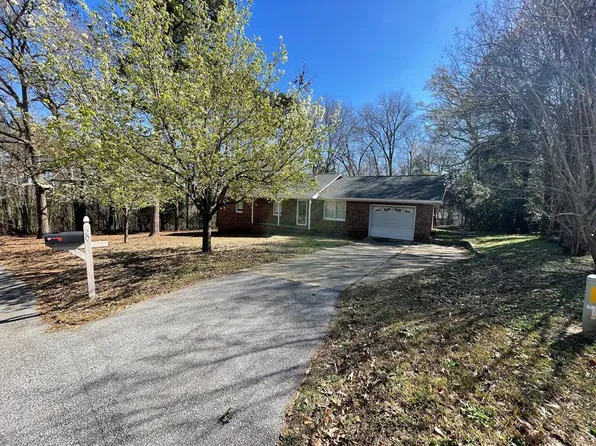 20 Broughton Ct, Dalzell, SC 29040