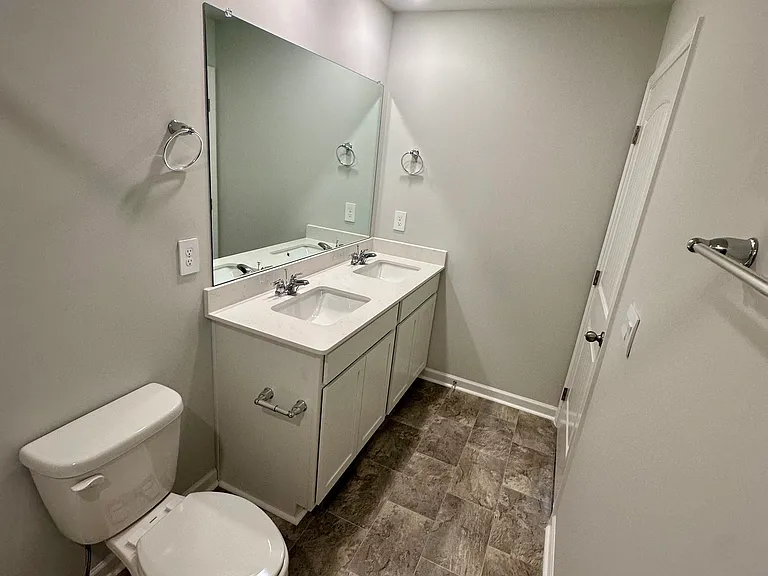 934 Liverpool Way #1 — Photo 9
