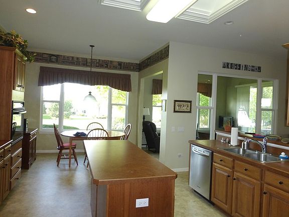 4th image of 12215 Acorn Ct