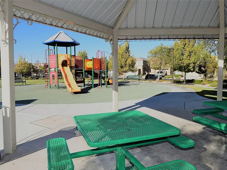 5472 Overlook Valley St — Photo 45