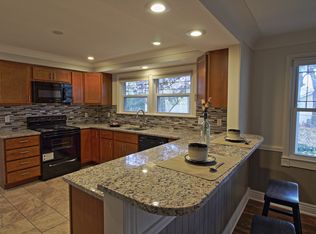 406 Ries Rd, Ballwin, MO 63021