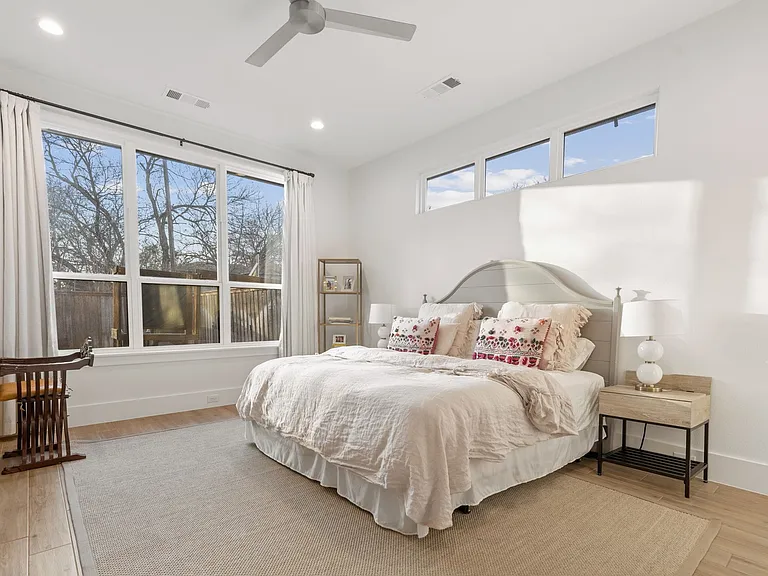 9847 Mixon Dr — Photo 16