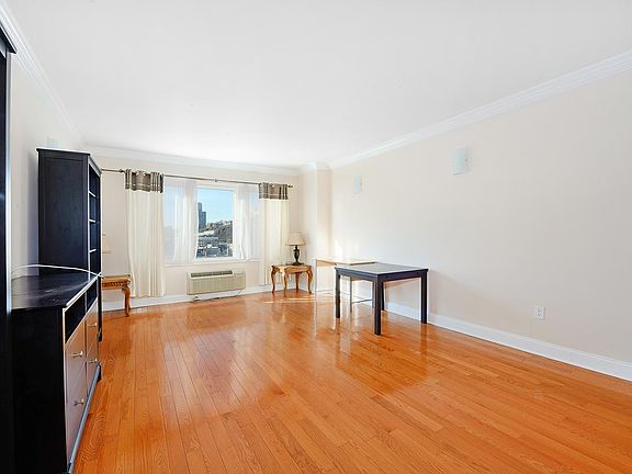 4th image of 2307 City Pl #2307