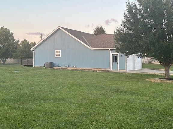 3rd image of 15280 Roger Rd