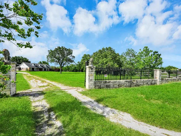 12746 Roy Rd, Brookside Village, TX 77581