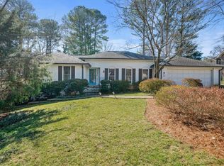 450 Knoll Woods Dr, Roswell, GA 30075