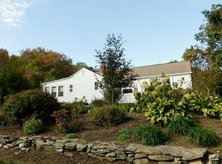 286 Harris Rd, Smithfield, RI 02917