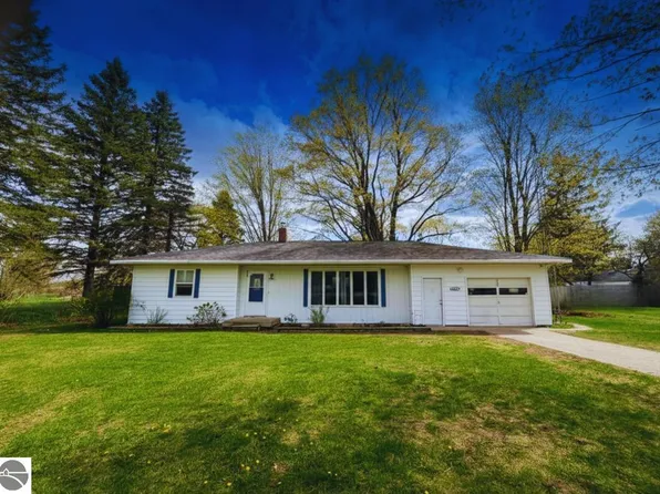 4684 E Moorestown Rd, Lake City, MI 49651
