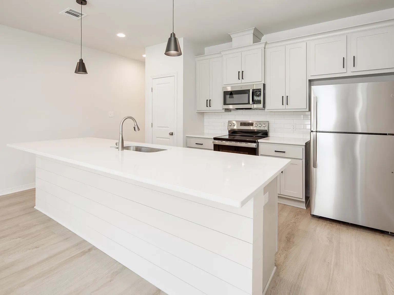 405 Nimitz Street - B — Photo 2