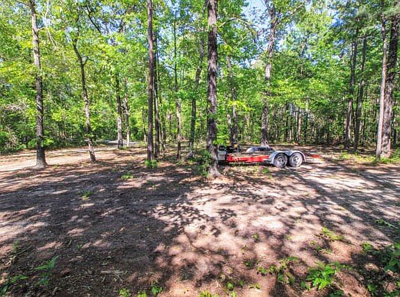 4th image of 548 Lee Road 240