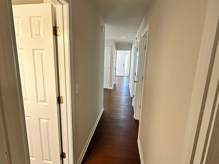 121 Cabana Dr — Photo 9