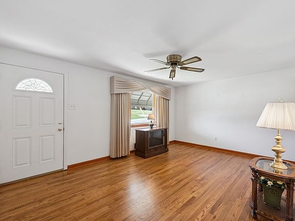 5th image of 13951 Devereaux Ct