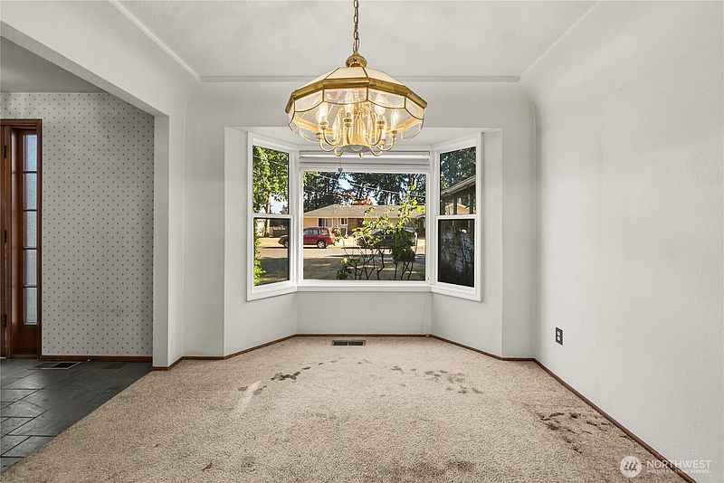 5th image of 3129 Sylvia Boulevard S