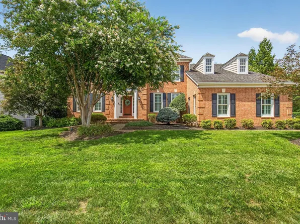 43292 Burke Dale St, Chantilly, VA 20152