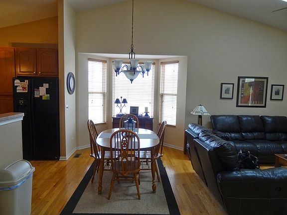 4th image of 3824 Saratoga Dr