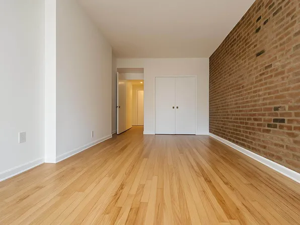 201 East 12th Street image 6 of 14