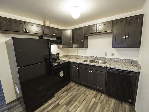 5th image of 1711 S 37th St APT 2