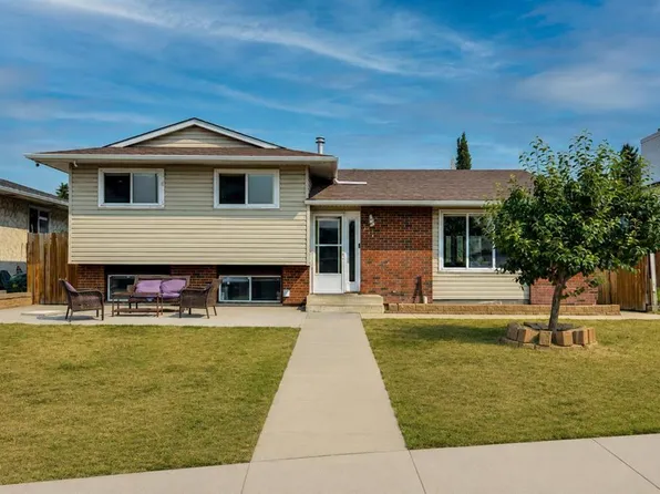 212 S Pinetree Pl NE, Calgary, AB T1Y 1M2