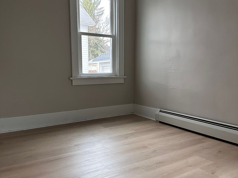 New Floor in the bedroom and kitchen