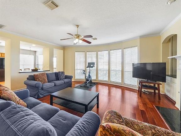 4th image of 3410 Endicott Ln