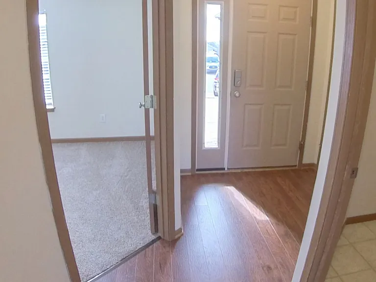 324 Plantation Way — Photo 2