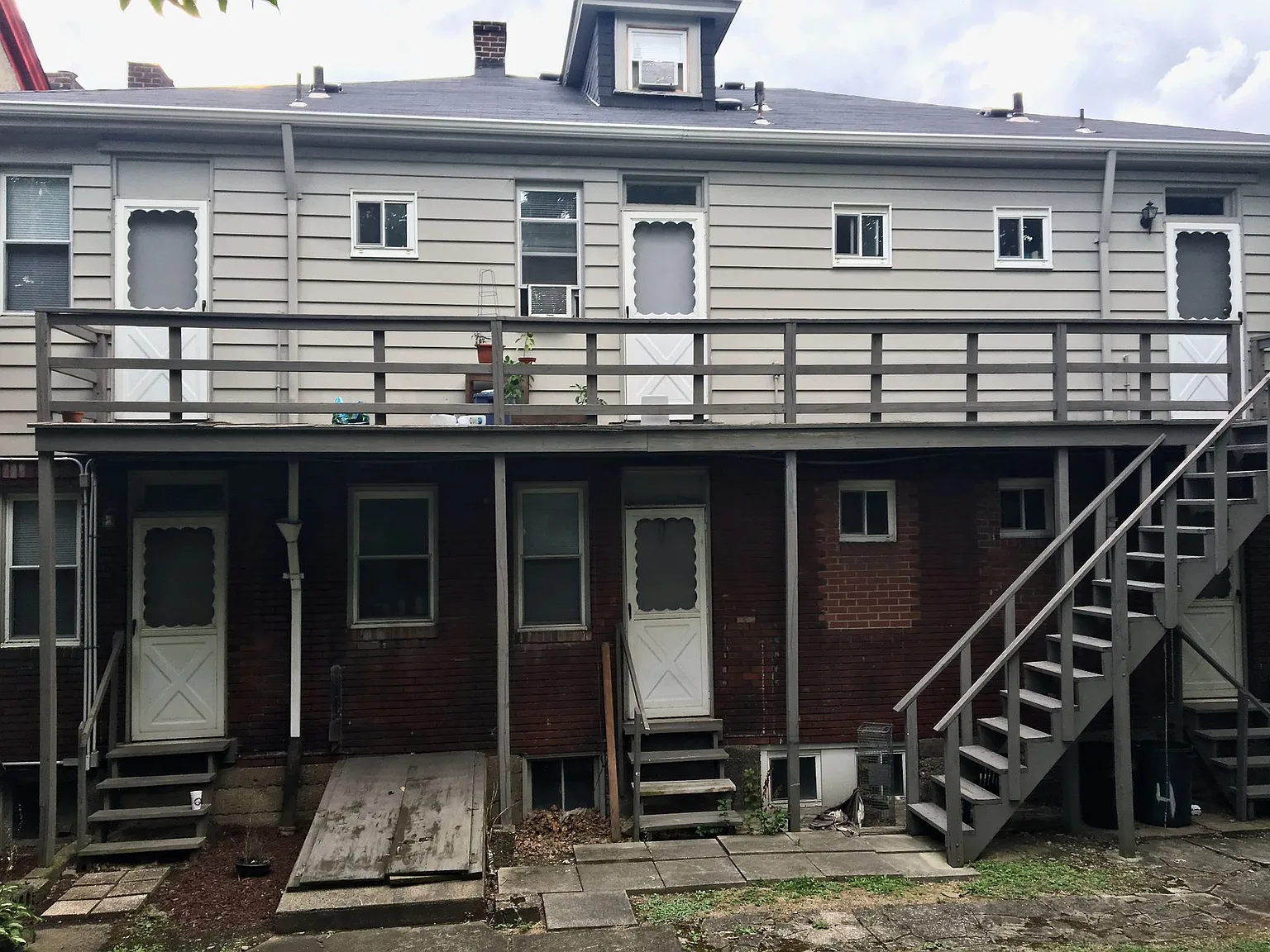 Squirrel Hill Apartment For Rent * Pet Friendly * Amazing Location * Renovated * Spacious * Avail... — Photo 2